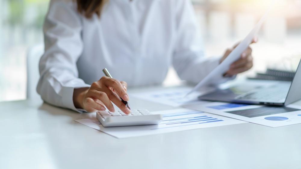Cash flow and monthly budget planning for a small business in Alaska